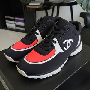 CHANEL Sneaker Sz 45